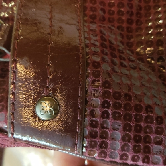 RELIC BURGANDY CROSS BODY PURSE. NWOT - Picture 9 of 11